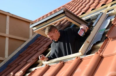 Pose de fenêtres de toit Velux à Prunières